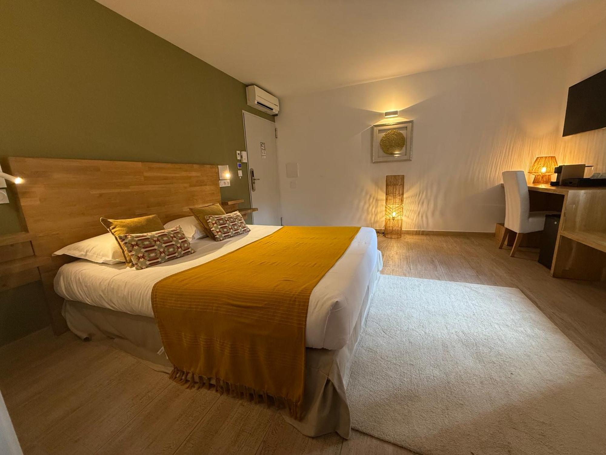 Hotel Le Mistral ปอร์โต-เวคคีโอ ภายนอก รูปภาพ