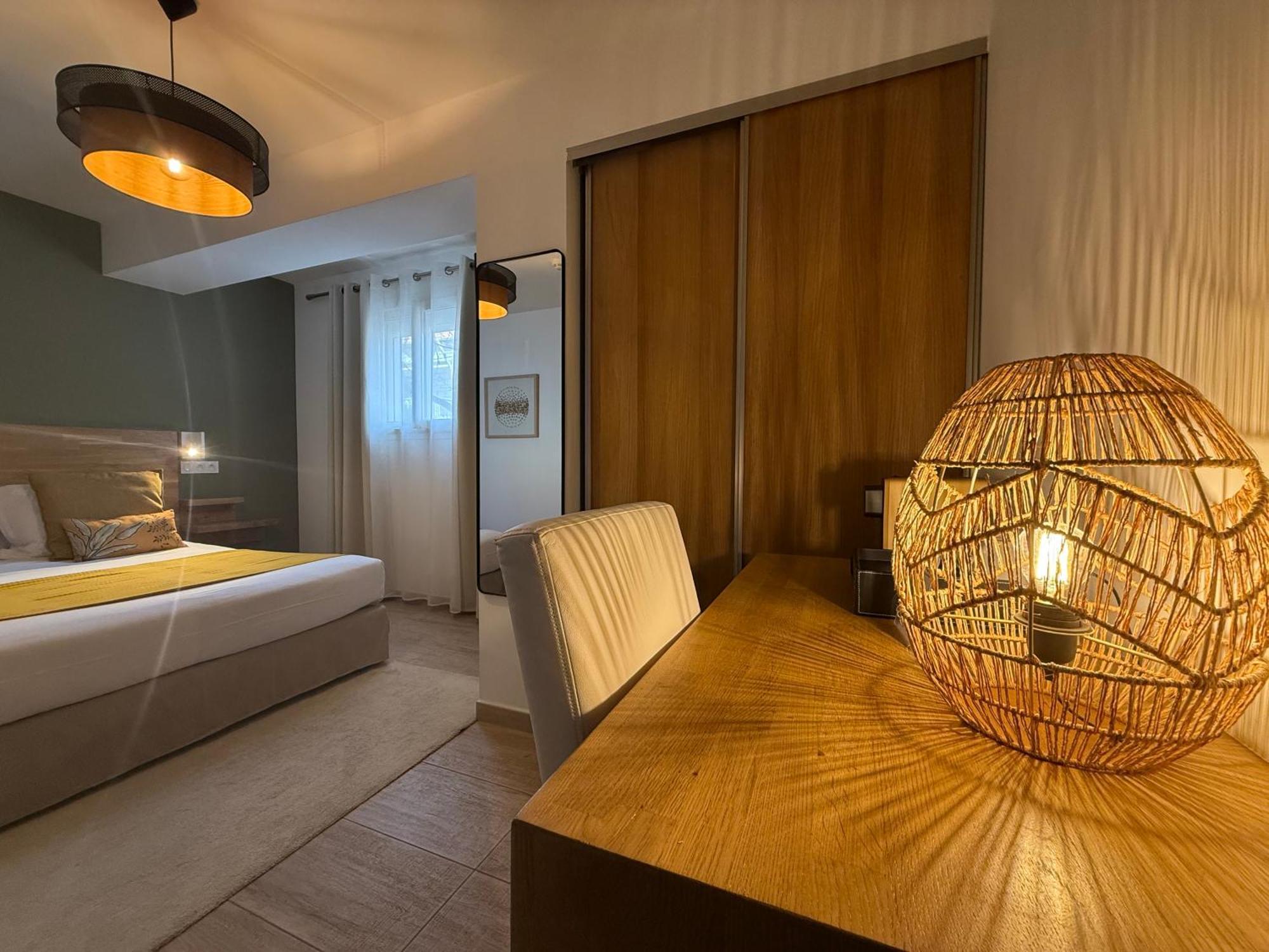 Hotel Le Mistral ปอร์โต-เวคคีโอ ภายนอก รูปภาพ